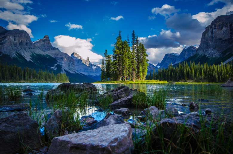 Image of Jasper National Park courtesy of Travel Alberta and Ryan Bray, 2019.